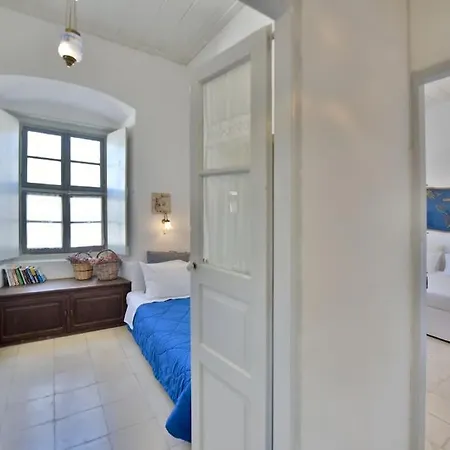 Captain's House For 4 - Historical Hydra 1800