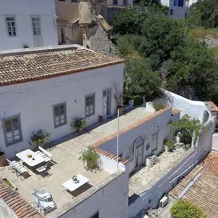 Captain's House For 4 - Historical Hydra 1800
