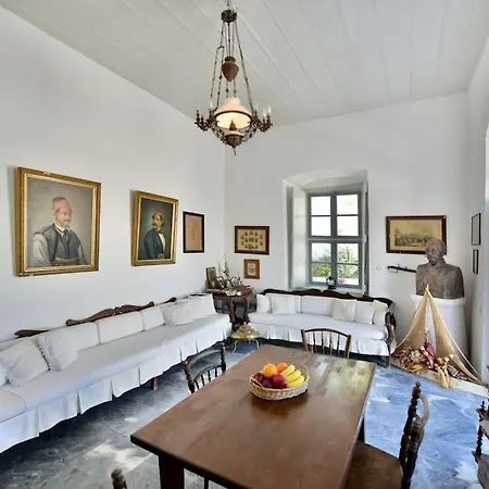 Captain's House For 4 - Historical Hydra 1800 *